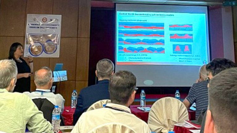 Mar Moragas presenting at the workshop State of the Art and Outstanding Issues in Salt Tectonics: From Observations to Modelling in Turkey.