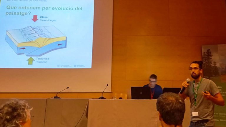 Marc Viaplana presenting at the III Jornades de Recerca del PNAP.